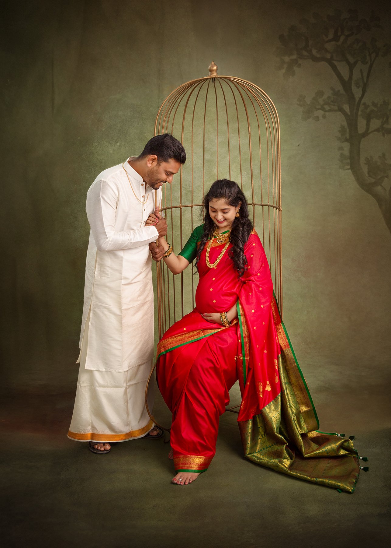 BEST MATERNITY PHOTOSHOOT IN BANGALORE TRADITIONAL SAREE THEMED