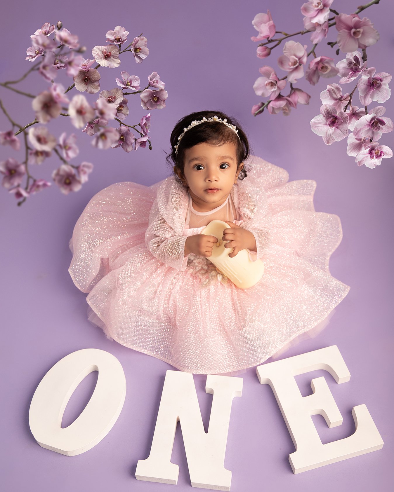 Best Toddler Photographer in Bangalore for One year old Milestone photoshoot Vinusimages