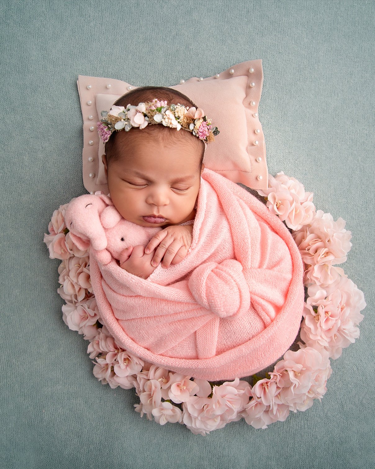 best newborn photographer in bangalore vinusimages