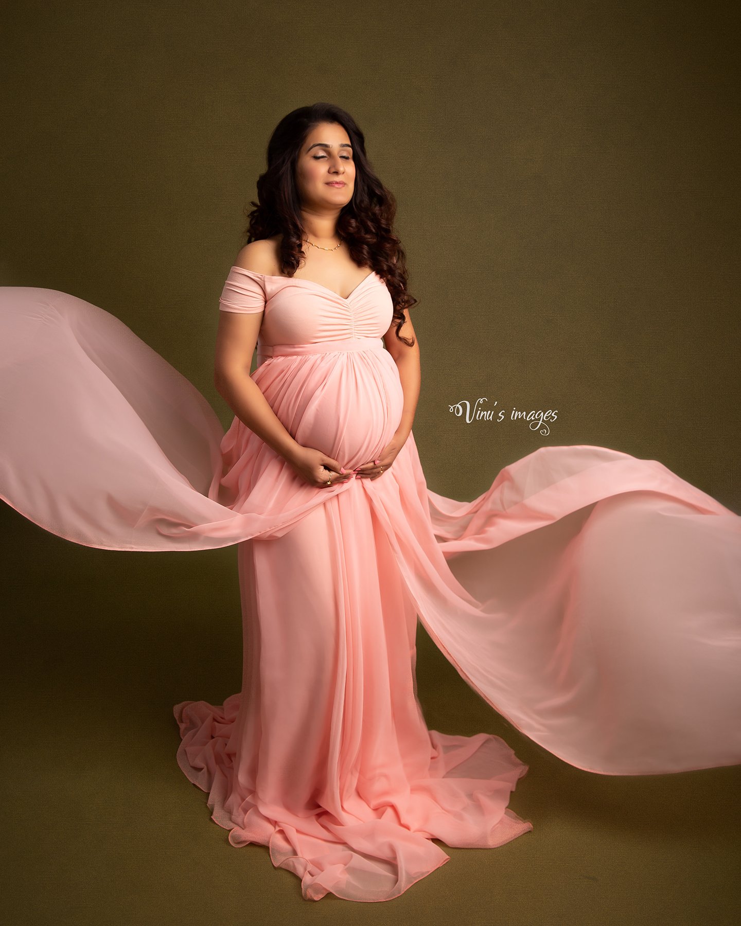 Best Maternity Photographer