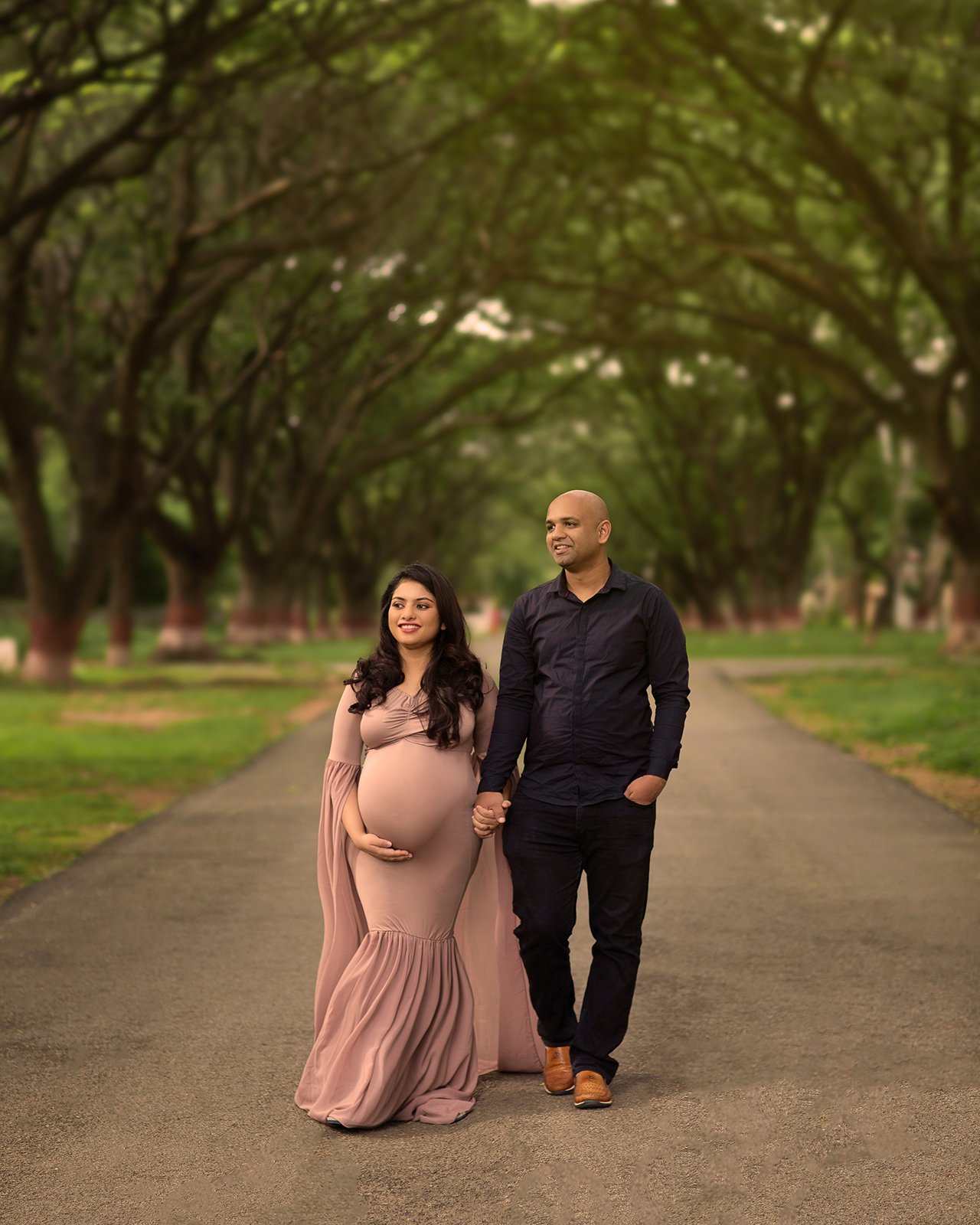 best outdoor maternity photographer in bangalore vinusimages photography