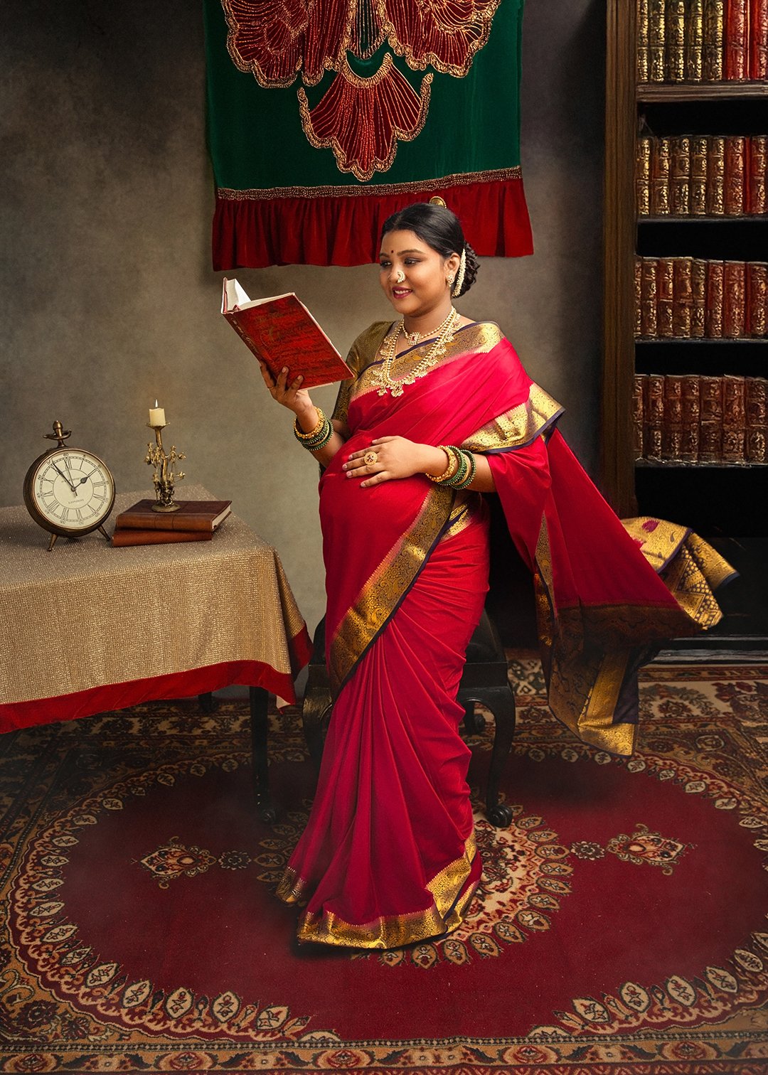 Best Maternity Photographer in Bangalore at Vinusimages for Traditional Saree Themed Shoot